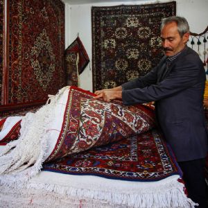 فرش دستباف چالشتر | بررسی مشخصات و راهنمای خرید